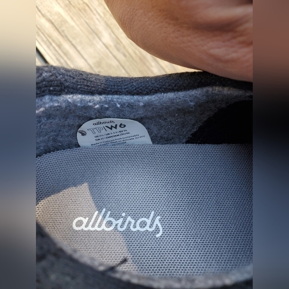 Black Allbirds - Picture 3 of 10